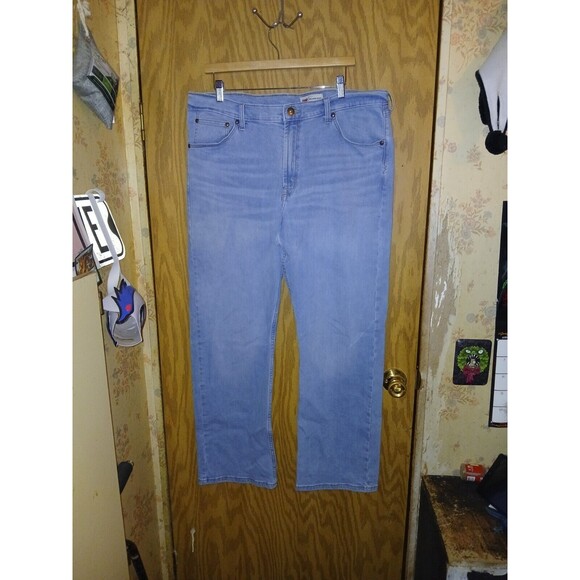 Wrangler Denim Jeans Relaxed Boot Style RN 130273 Mens Size 36x30 99% Cotton - Picture 1 of 16